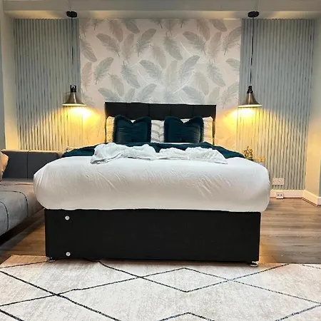 Park Lane Beautiful Apartment